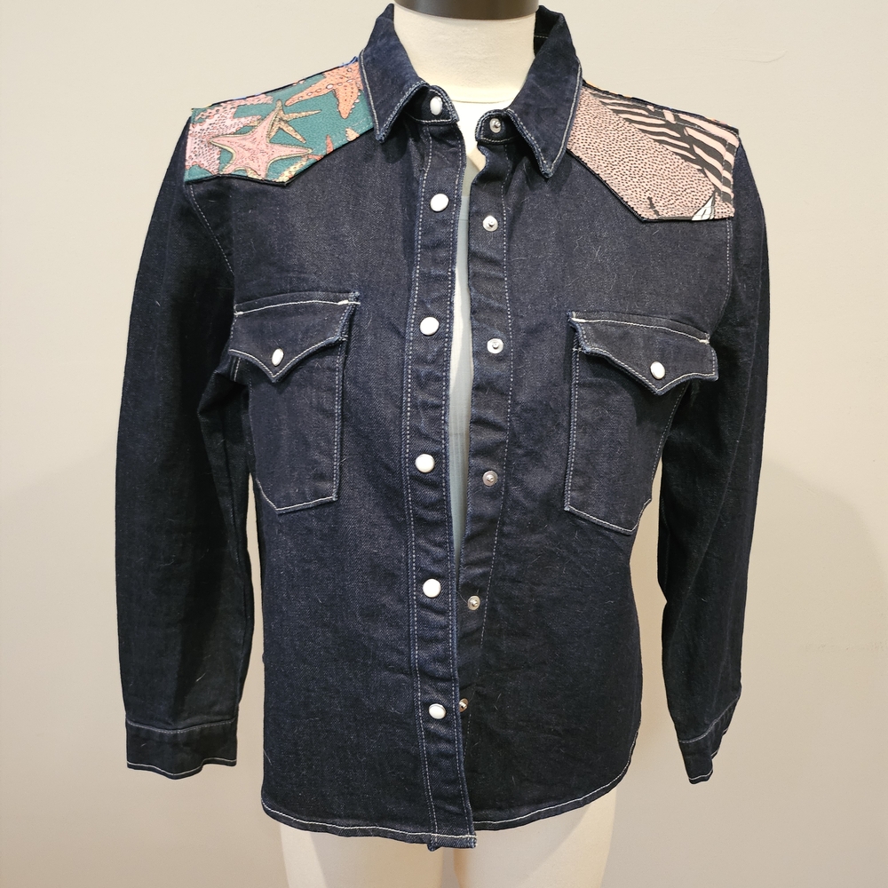 Levi's Dark Denim Jacket With Patterned Shoulders - image 1